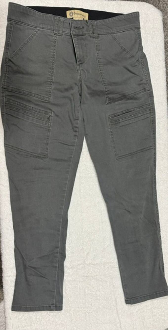 Democracy Women's "Ab" Technology Cropped Pants